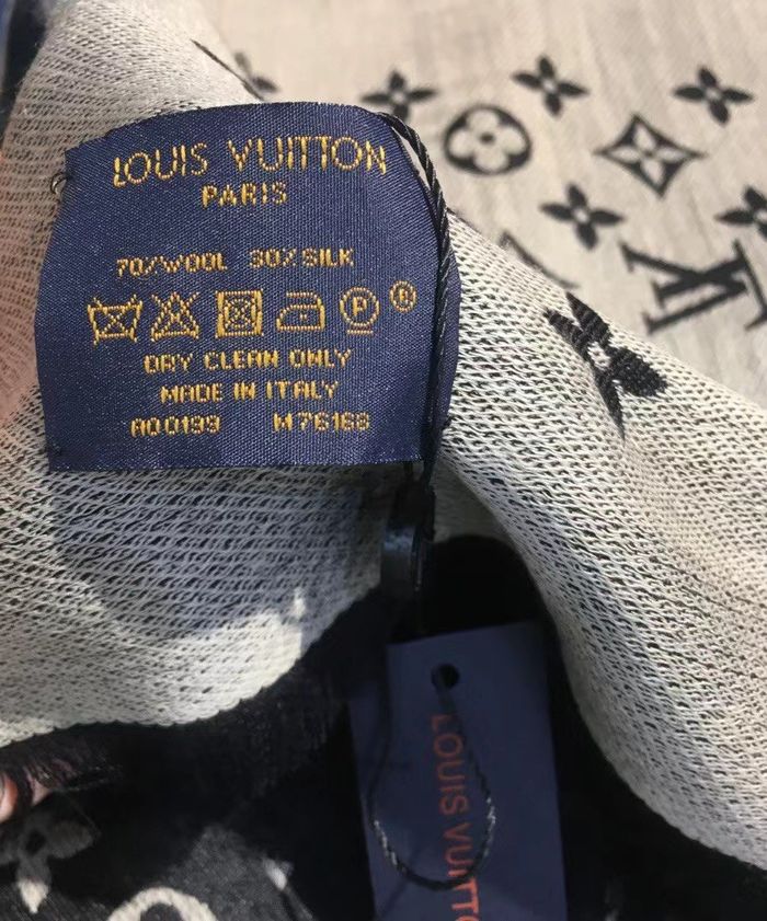 Louis Vuitton Scarf LV00060
